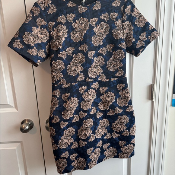 ENDLESS ROSE Stunning Mini Dress - Picture 2 of 4